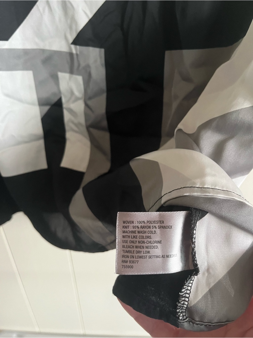 Worthington Black and White Geometric Short-Sleeve Top w/ Dolman Sleeves - Picture 4 of 8